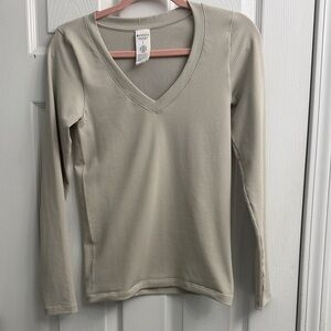 Athleta Renew Ribbed Seamless Vneck S